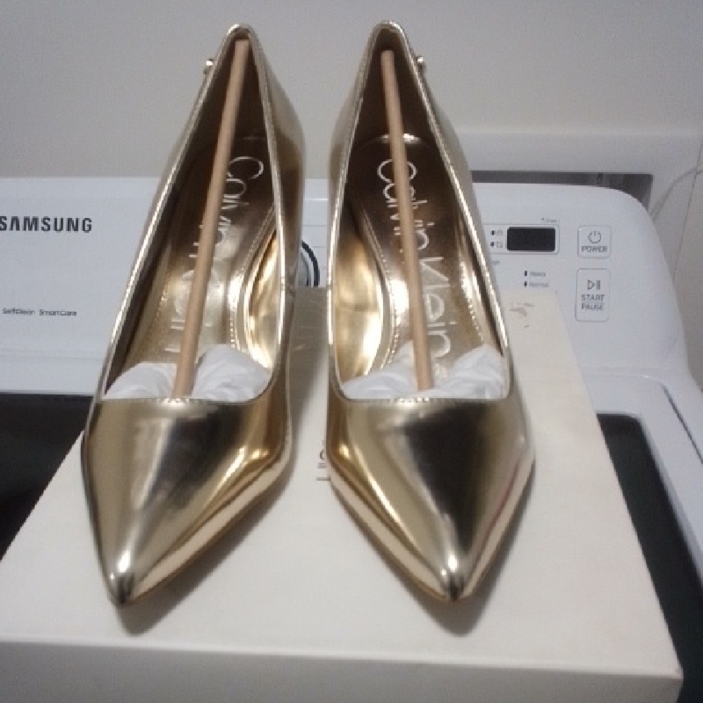 NWT NIB Calvin Klein Women's Champagne Stiletto